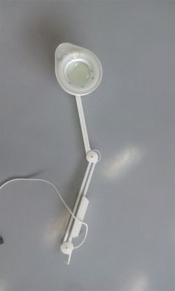 Magnifying lamp