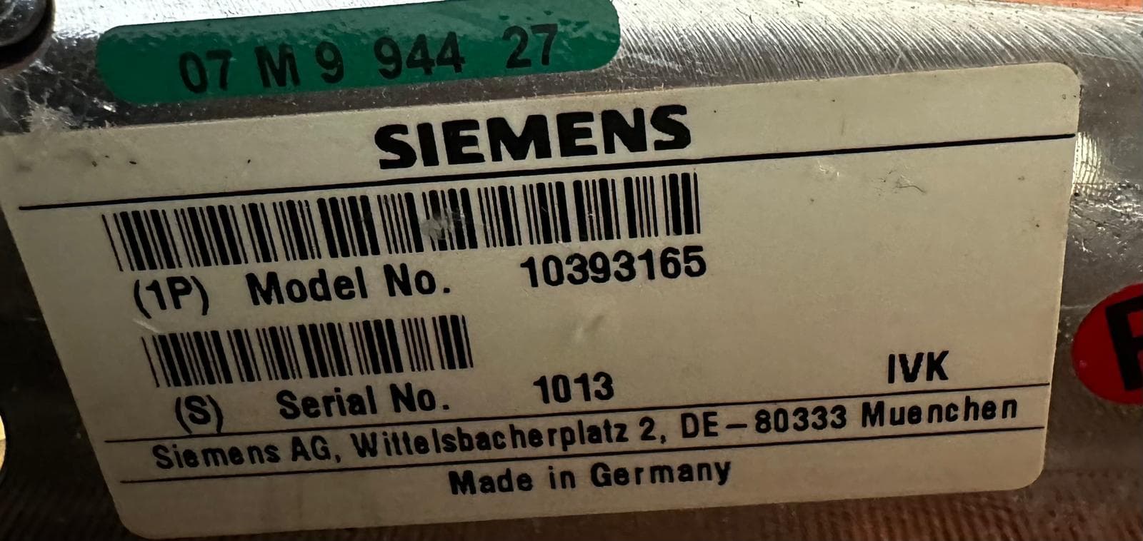 10393165-UHR Comb MxT