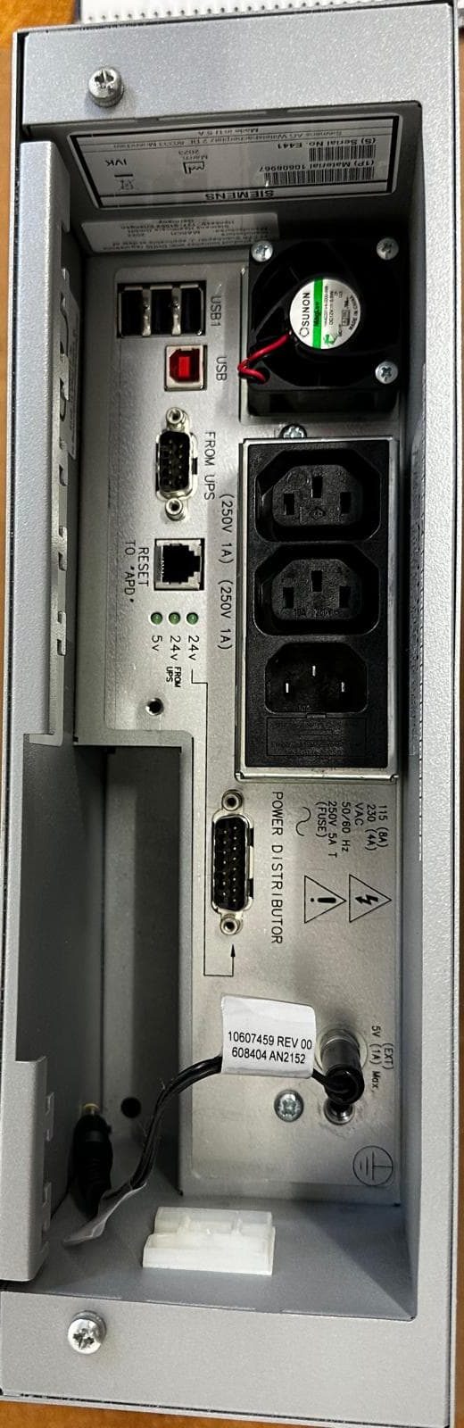 10608967-Universal Ace2