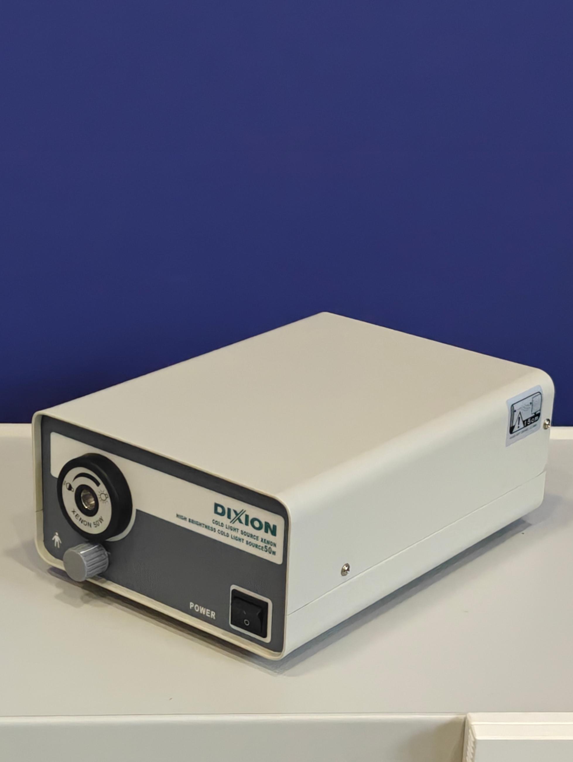 Источник холодного света специальный