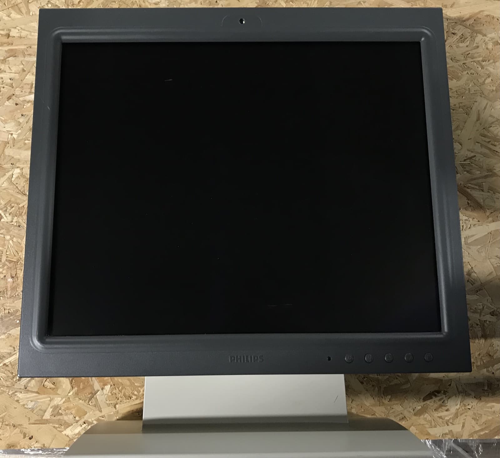 991932050699-LCD18″ MONOCHR. EXAM ROOM