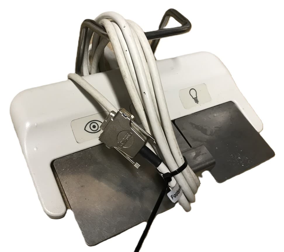 452270000142-Foot Switch CV 3p  New Style