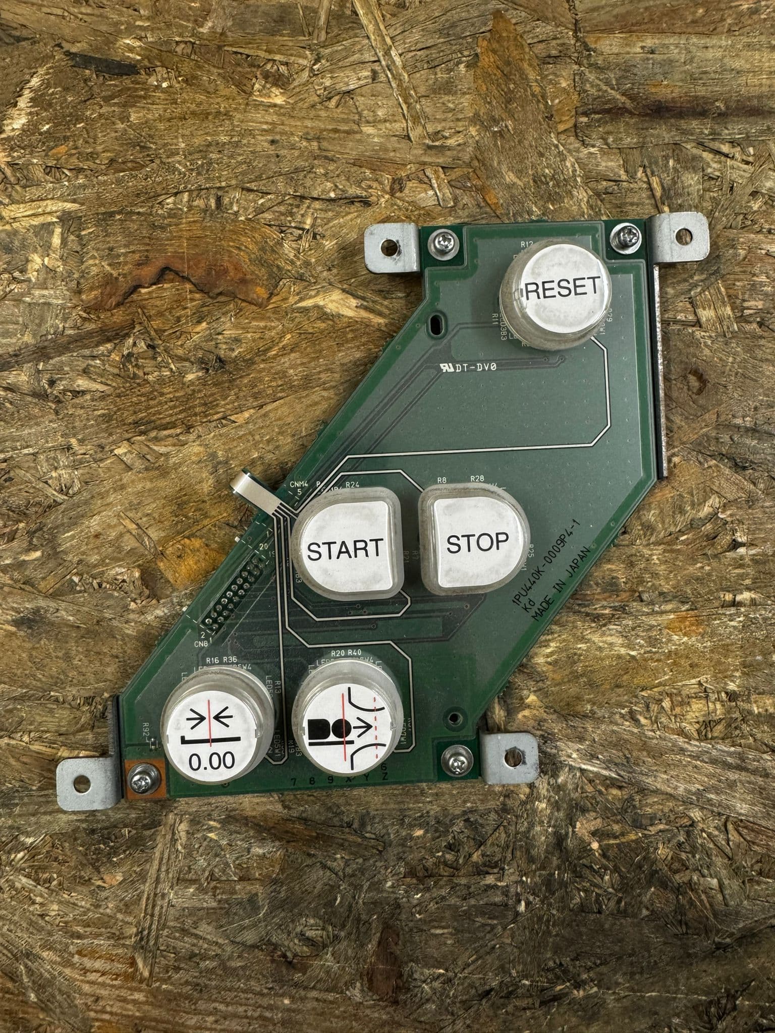 1PU440K-009P4-1-Keypad LH