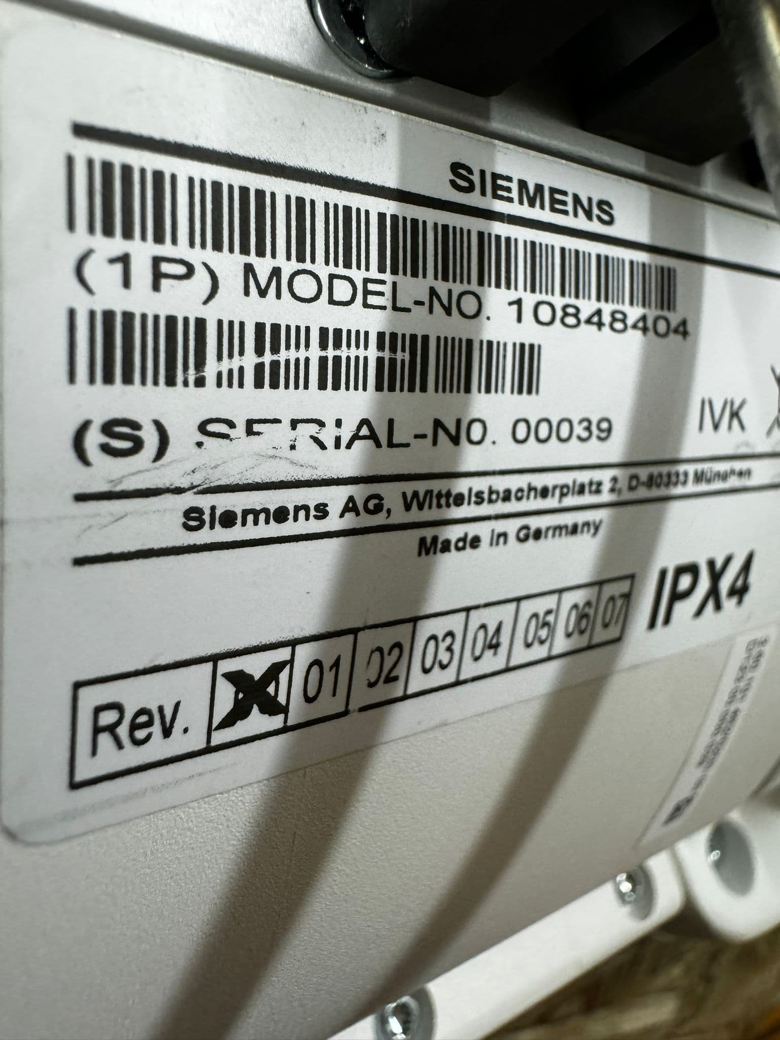 10848404-ECC-JV3 Signal White