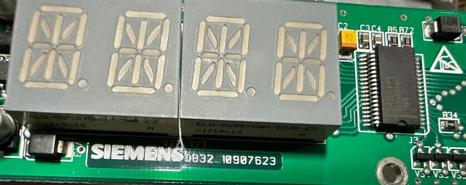 10907623-DISPLAY KEYBOARD D832