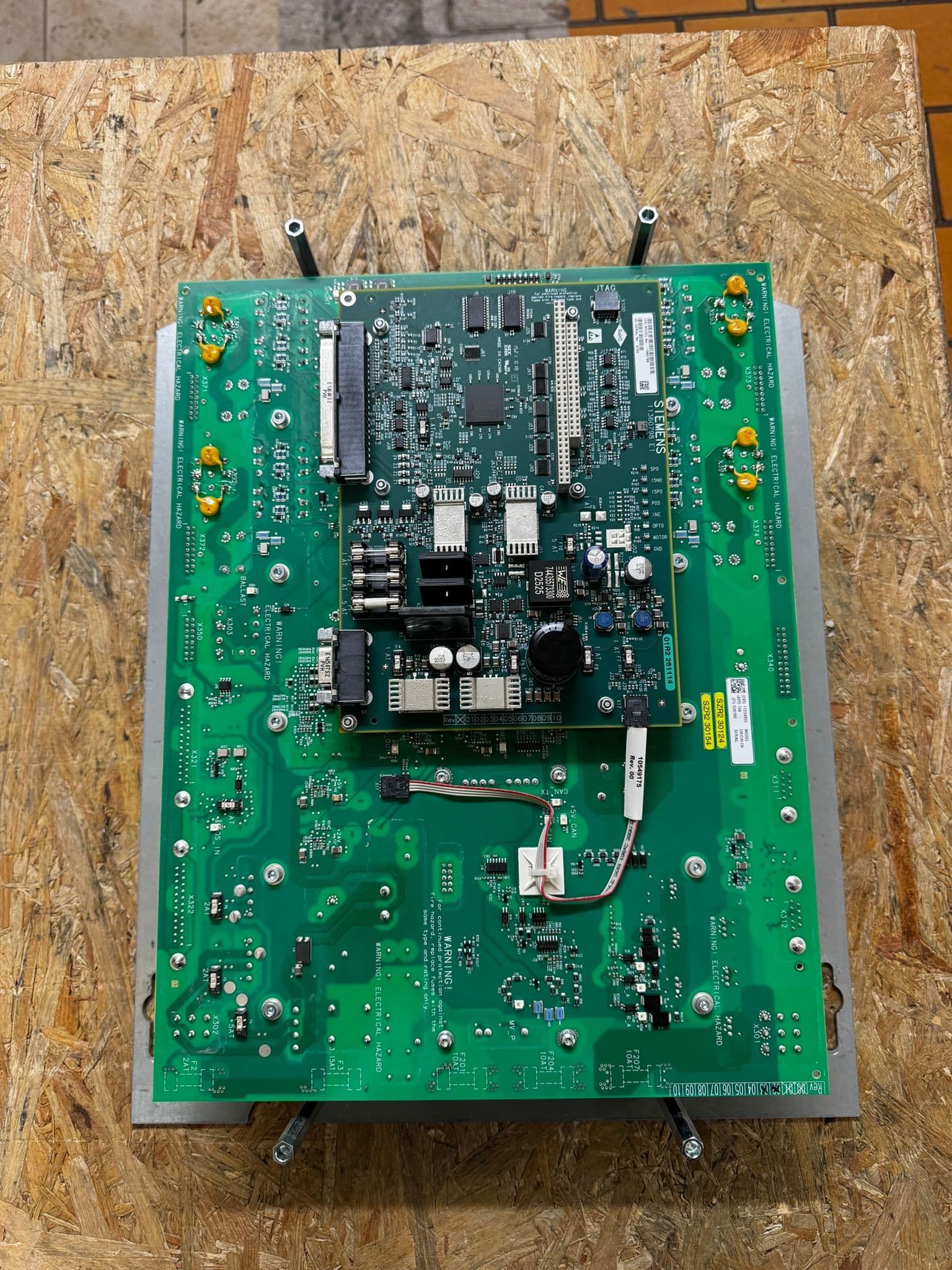 11339946-MCM4 Stand + D307