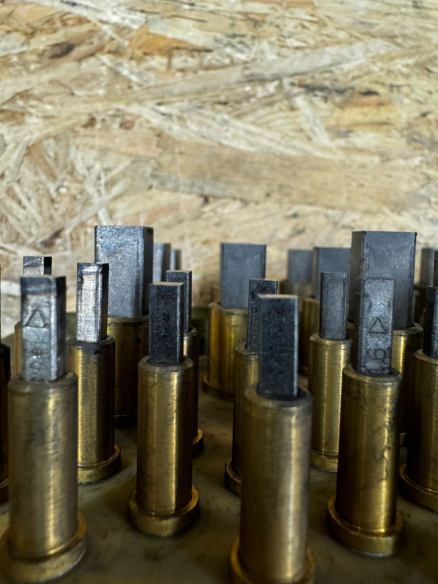 552000461-GE Brushblock (High &amp; low voltages)