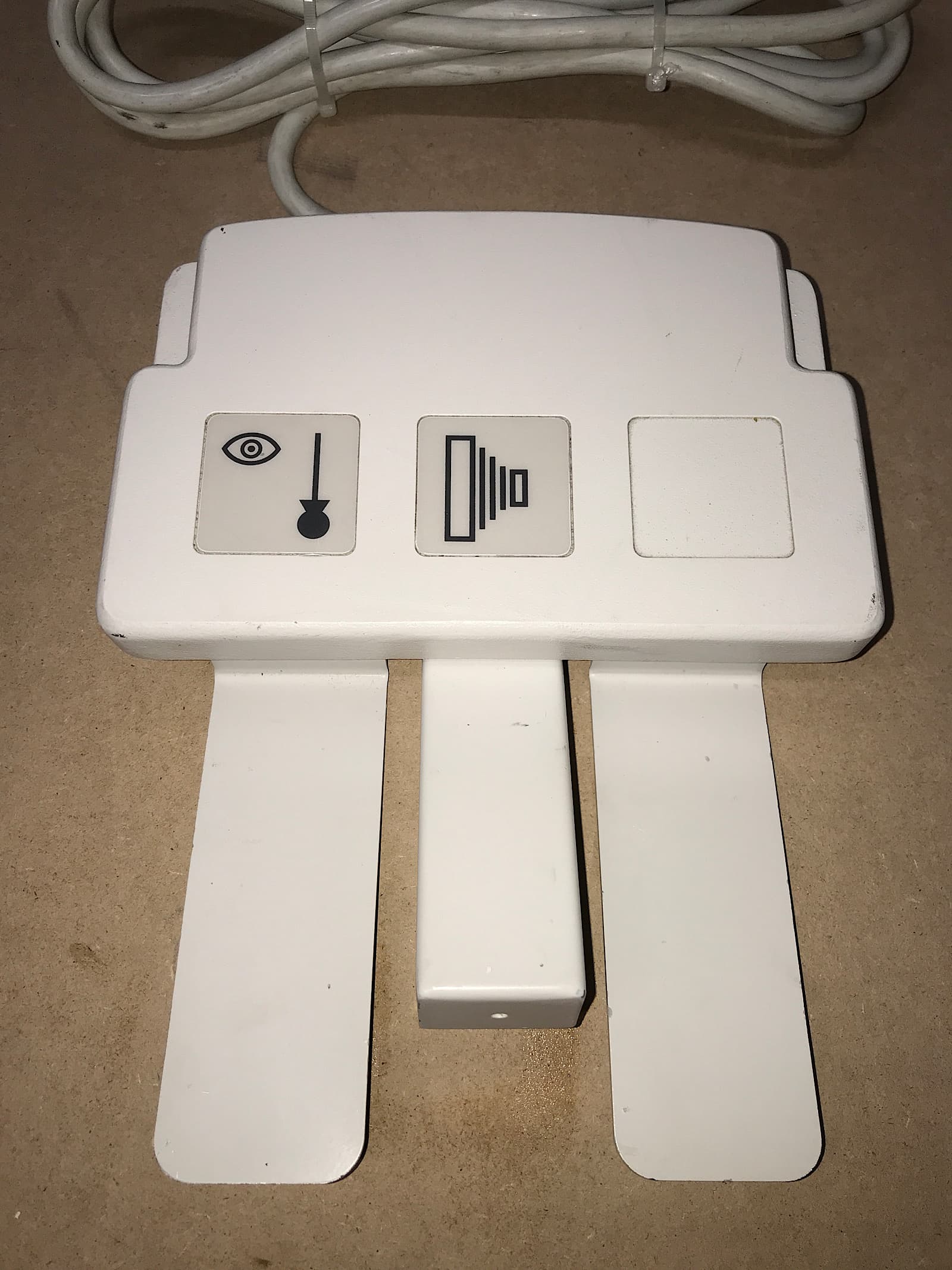 989601040071-Foot Switch Old Style