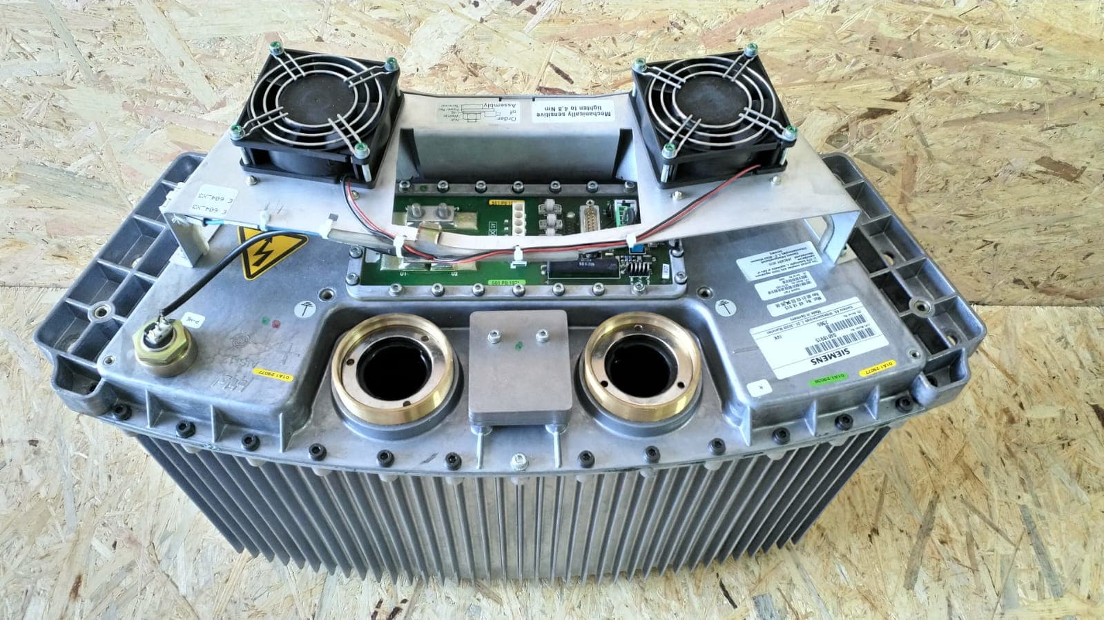 4818915-High Voltage Tank