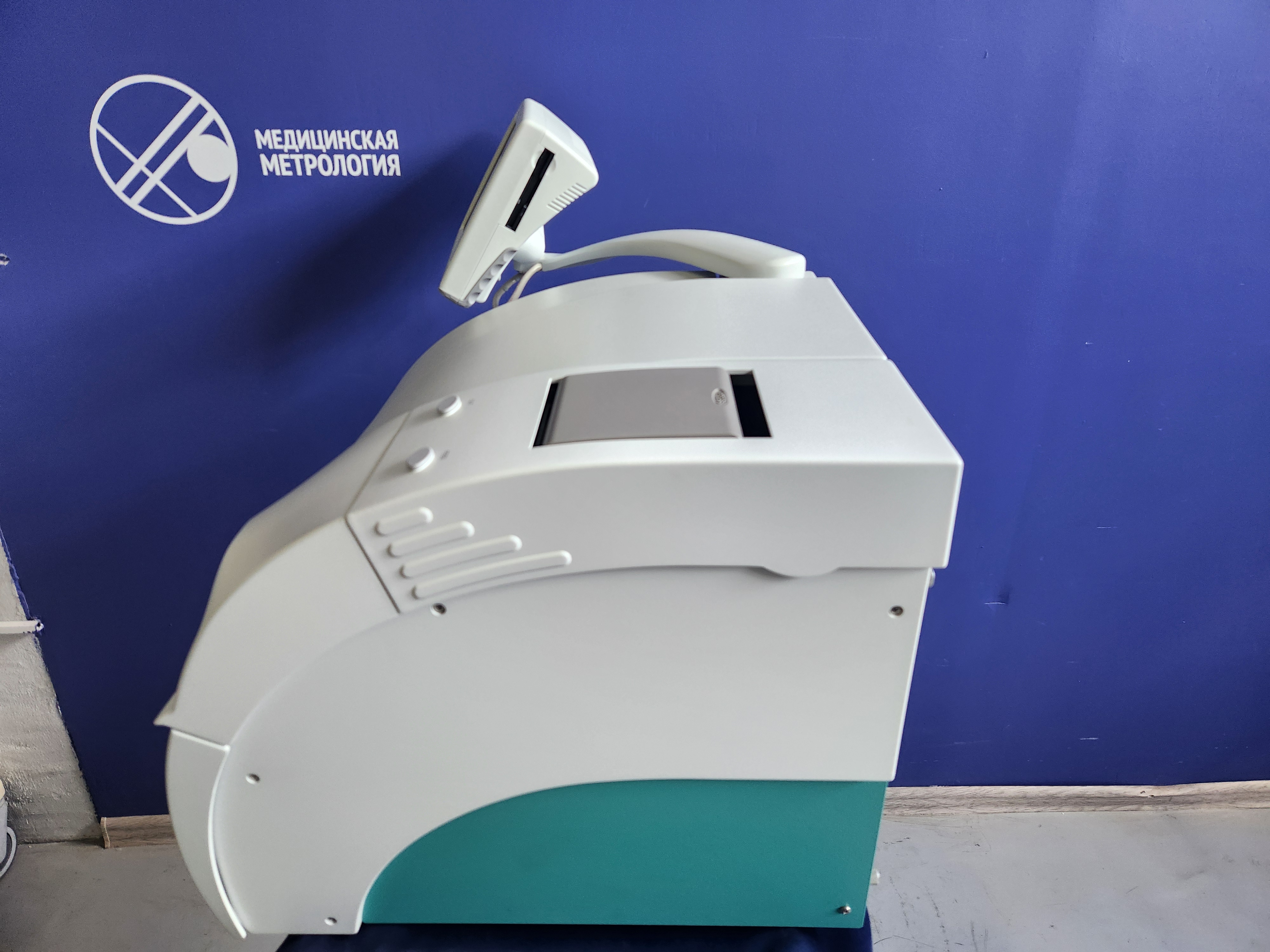 Roche Cobas b 221