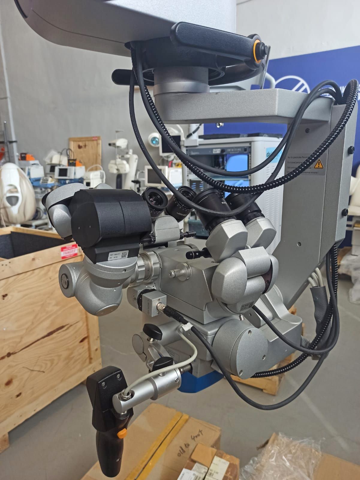 Операционный микроскоп Hi-R 1000 с 3D Moller-Wedel  2