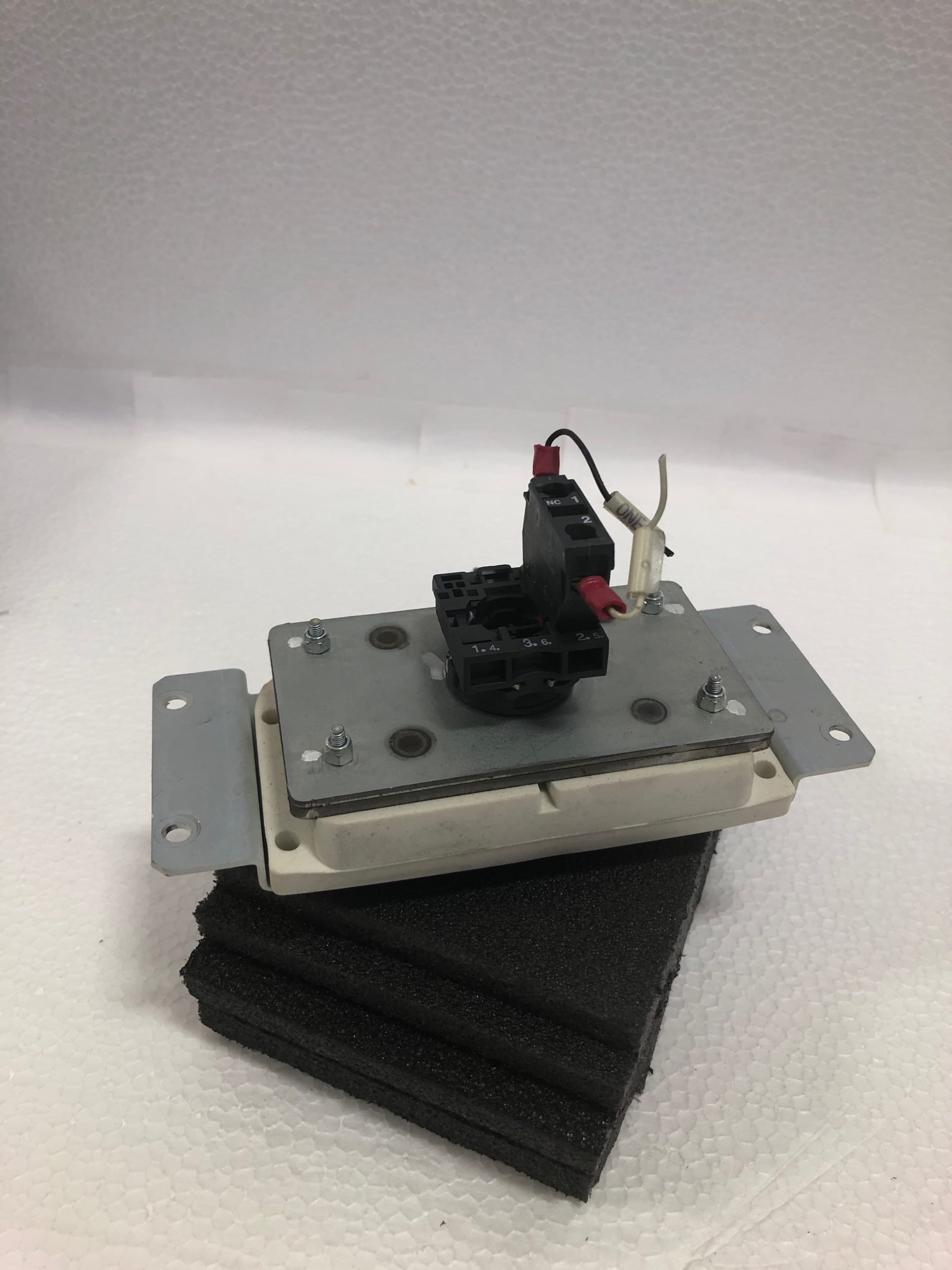 2194456-3-ESW Emergency Stop Button