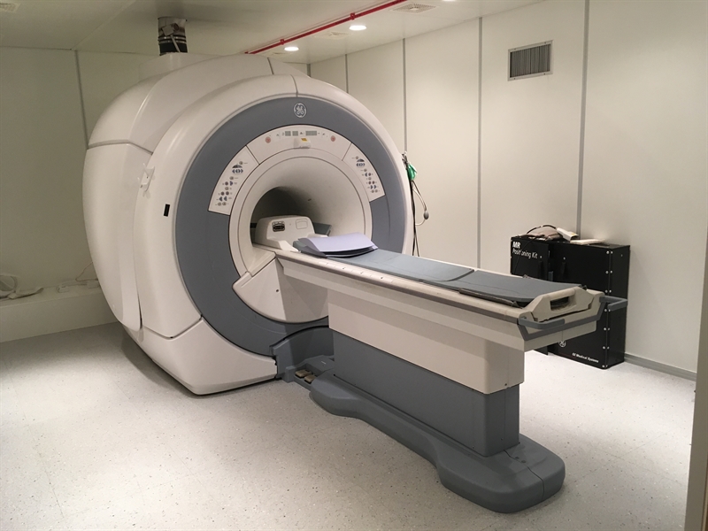 Магнитно-резонансный томограф Brivo MR355 1.5T GE 2