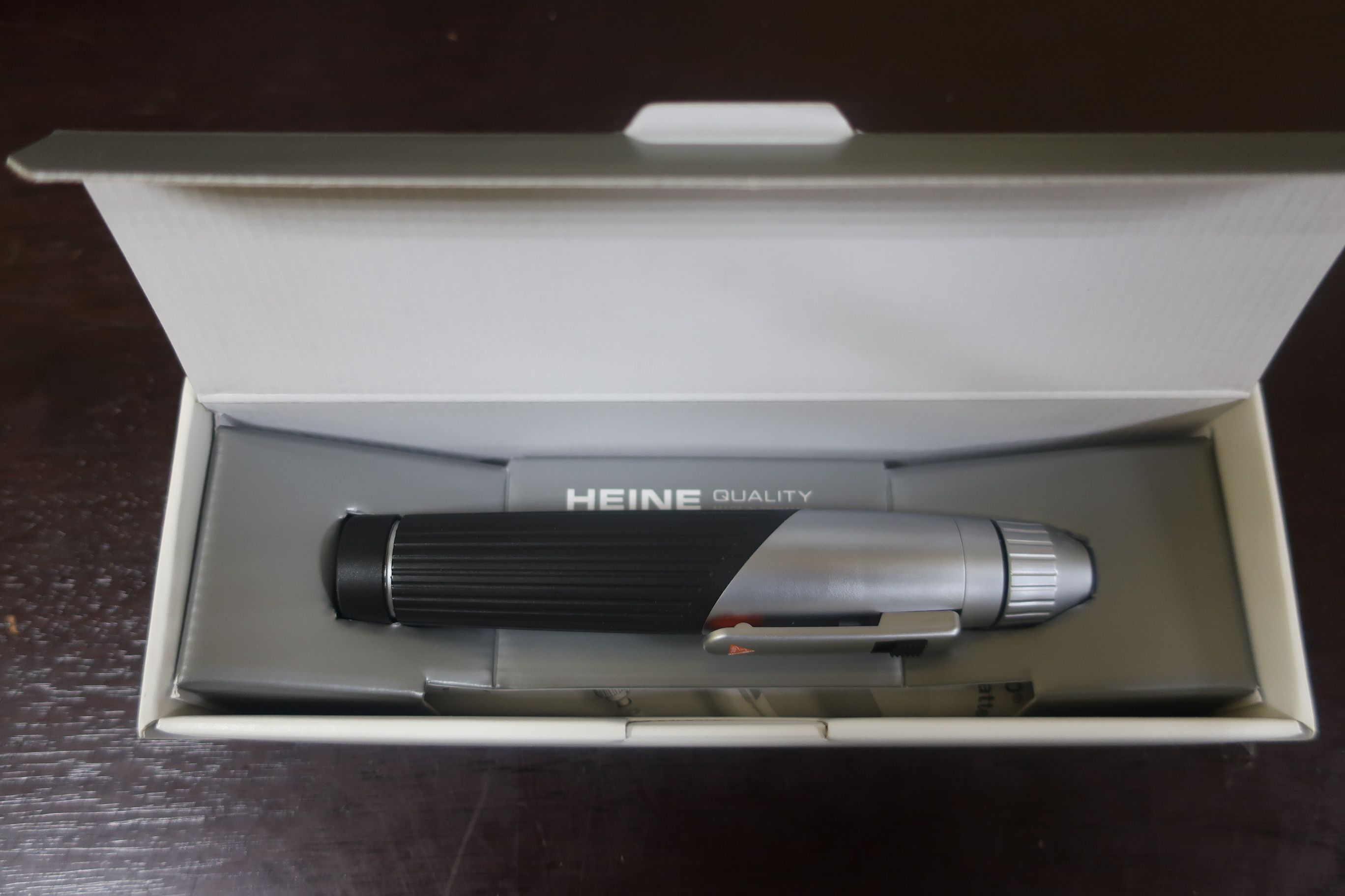 Портативный осветитель Heine mini 3000 Clip Lamp (d-001.73.131) 2