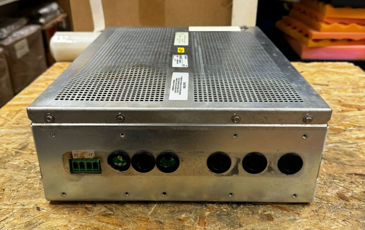 2372292-Equipped AC/DC