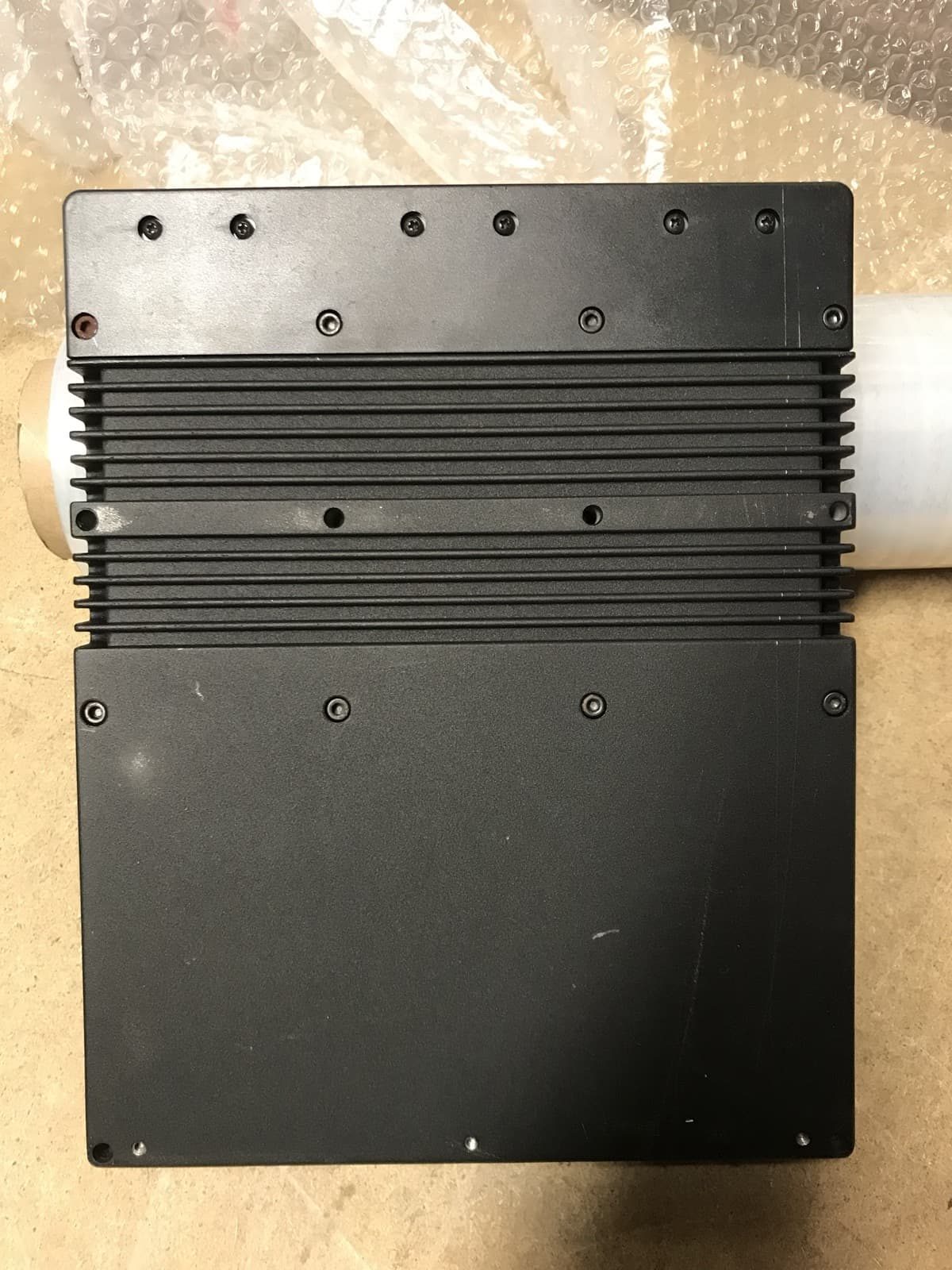 VI-RU000-EWWW-Источник питания с тройным выходом