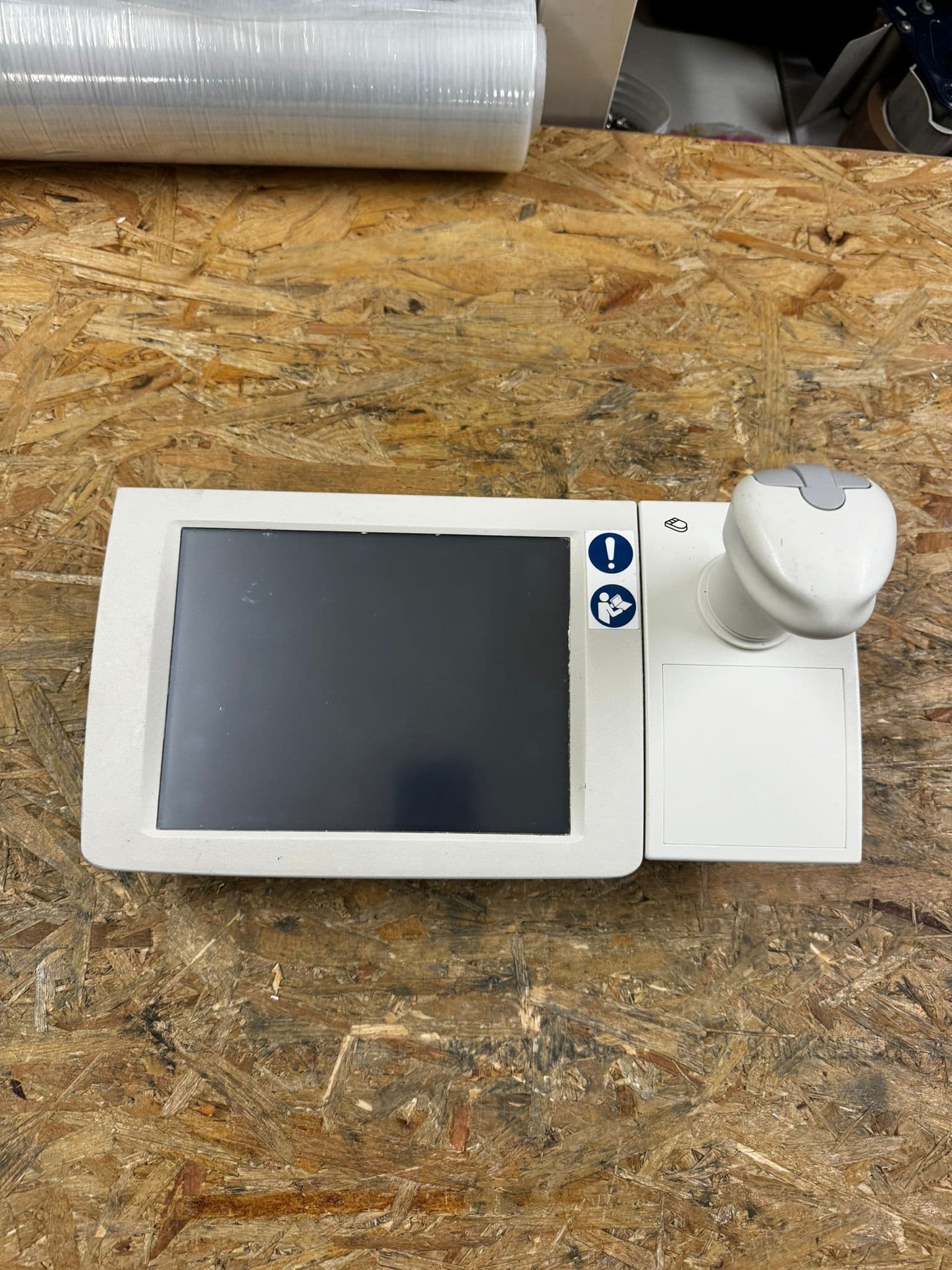 10280858-Examin. Control Console ECC V3