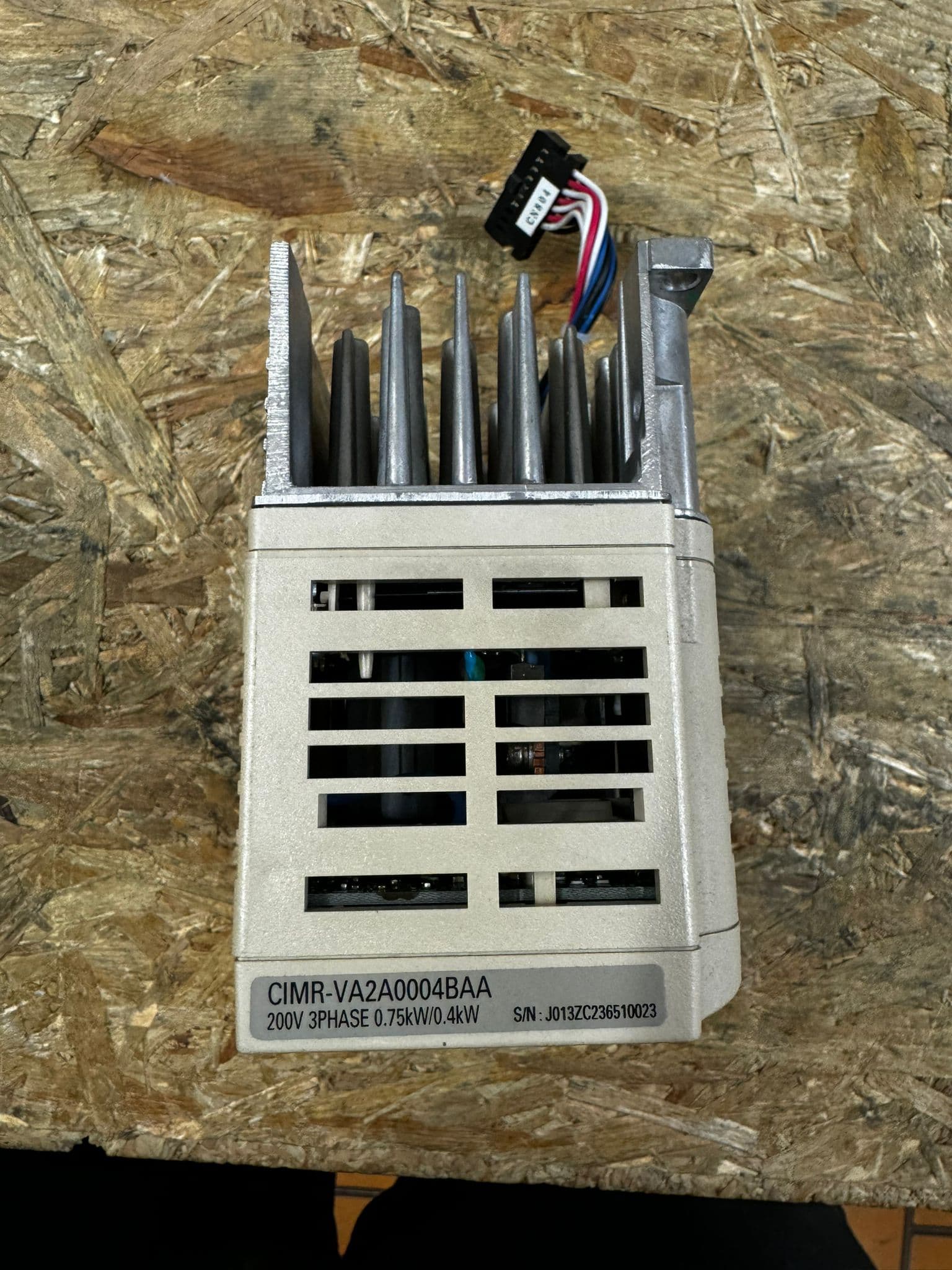 CIMR-VA2A0004BAA-Frequency converter
