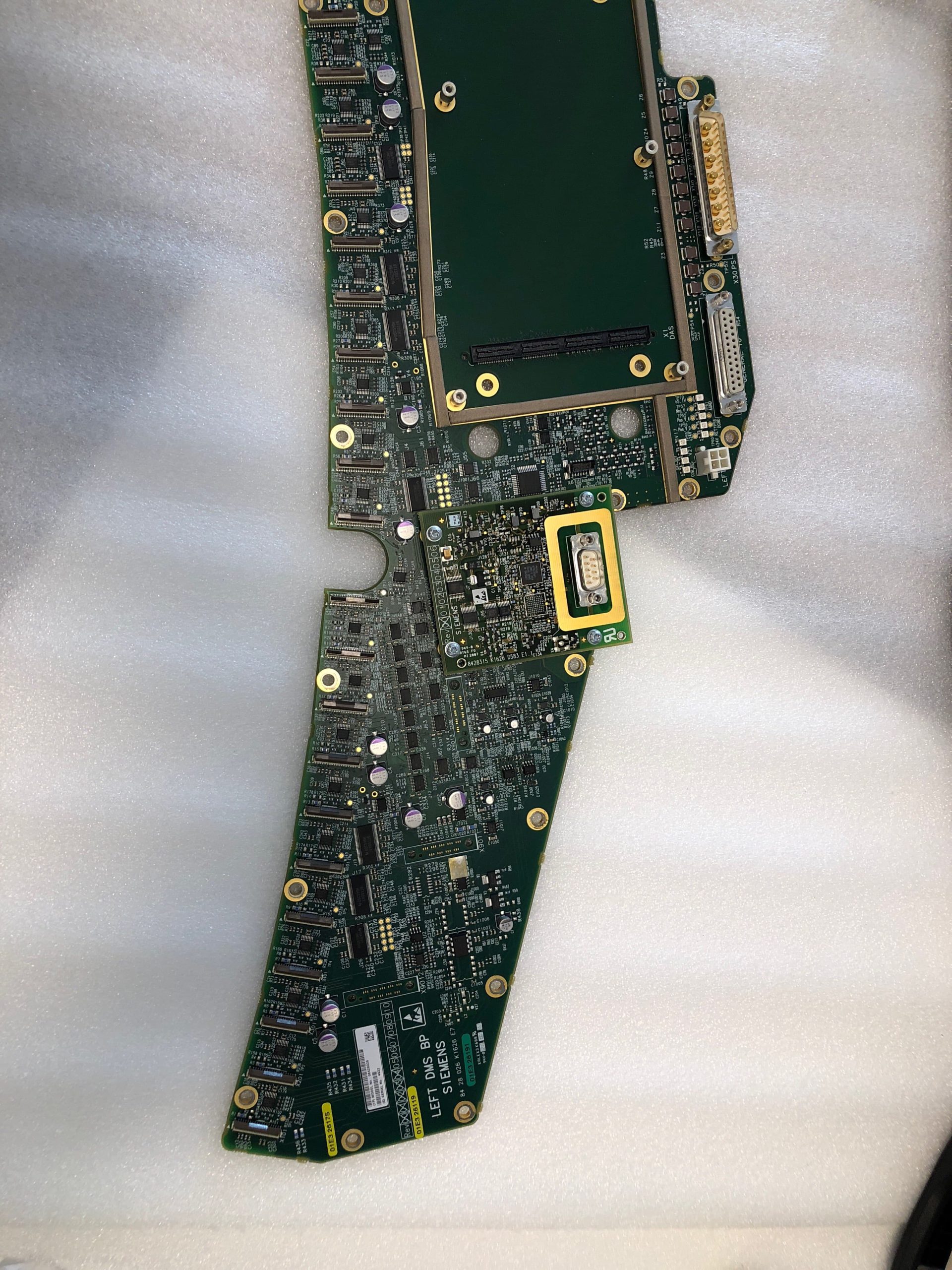 8428026-Backplane left P30F/L, D581, Left DMS BP