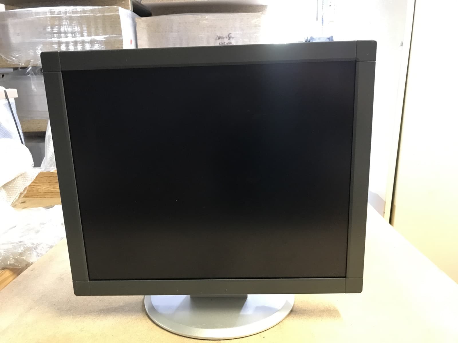 10293002-Monitor Color 19″ 1280×1024
