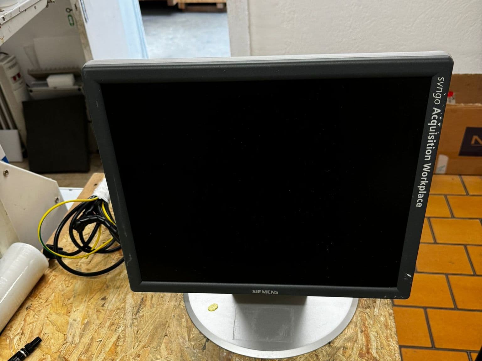 8598919-19″ LCD MEDICAL MONITOR