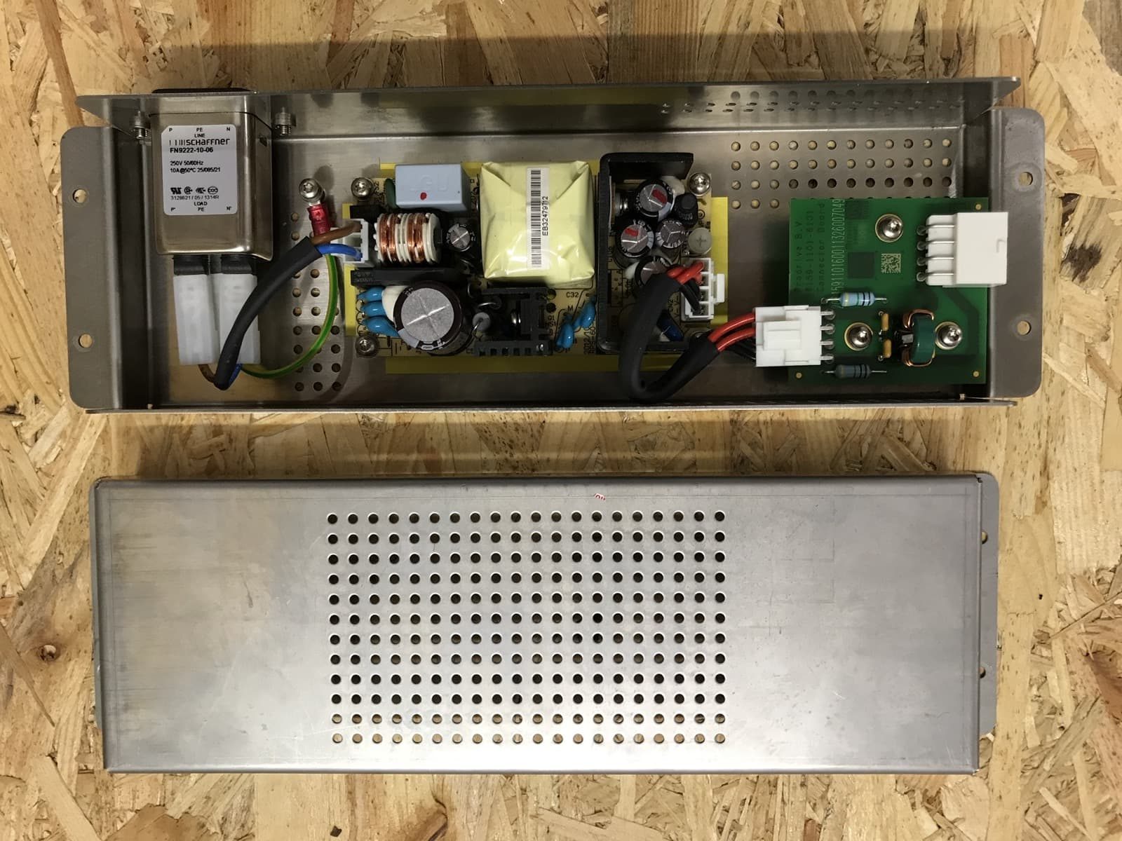 459800131351-WCB2.0 19″ Shelf