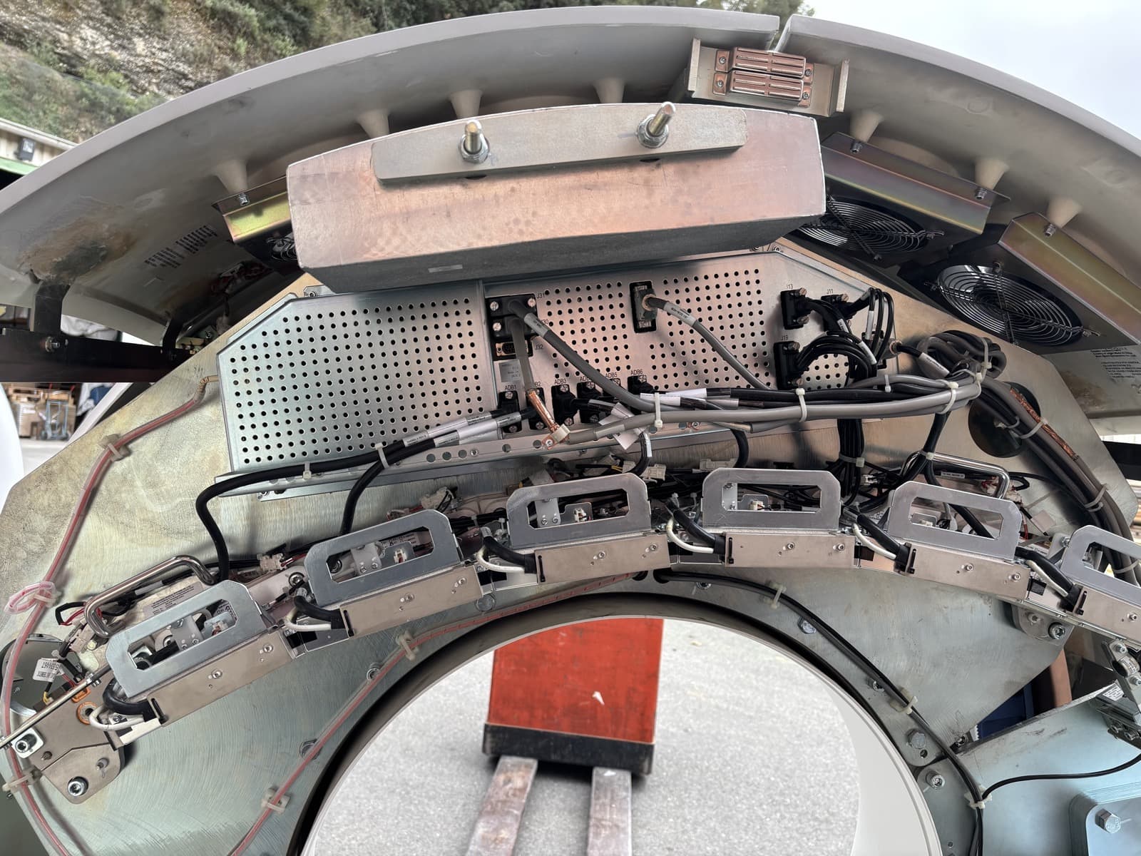 5440736-ATLAS 8 slices Detector