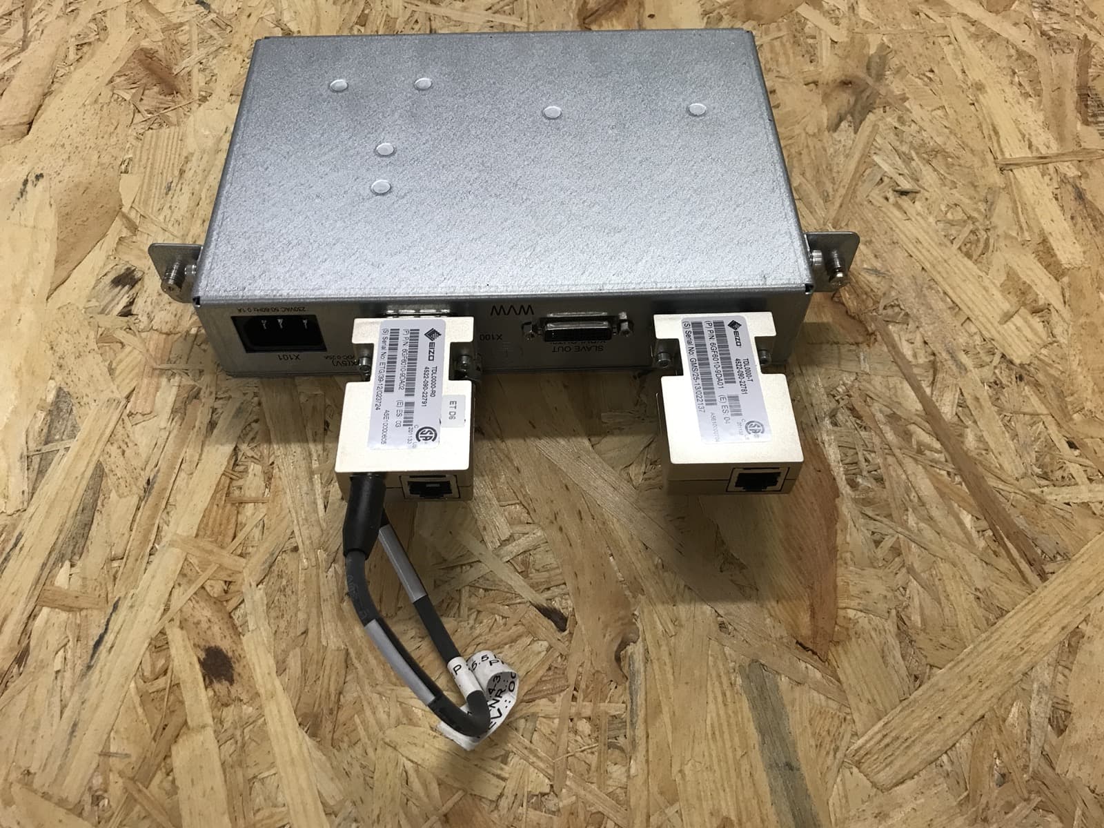 459800001844-DVI Splitter