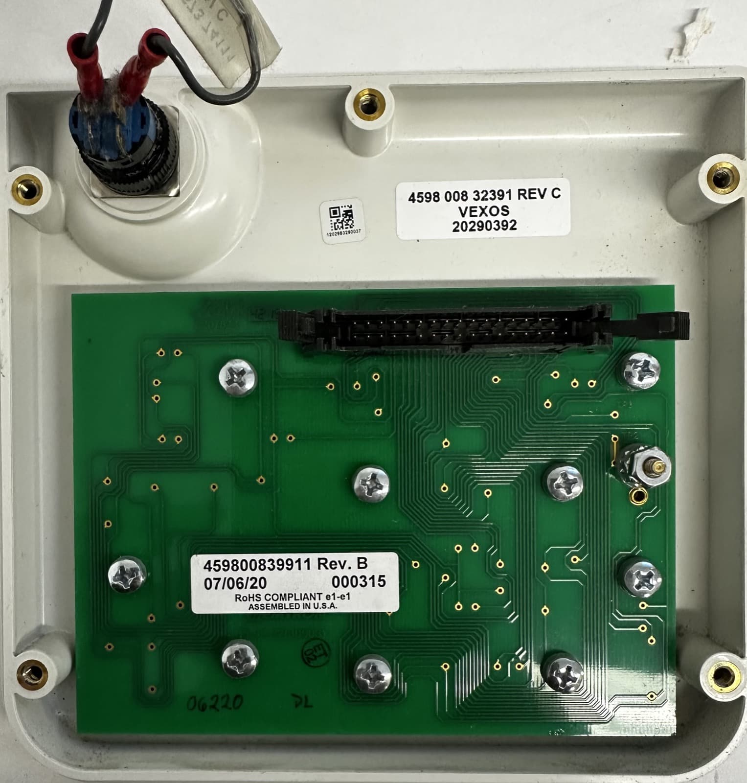 459800839911-Right gantry panel