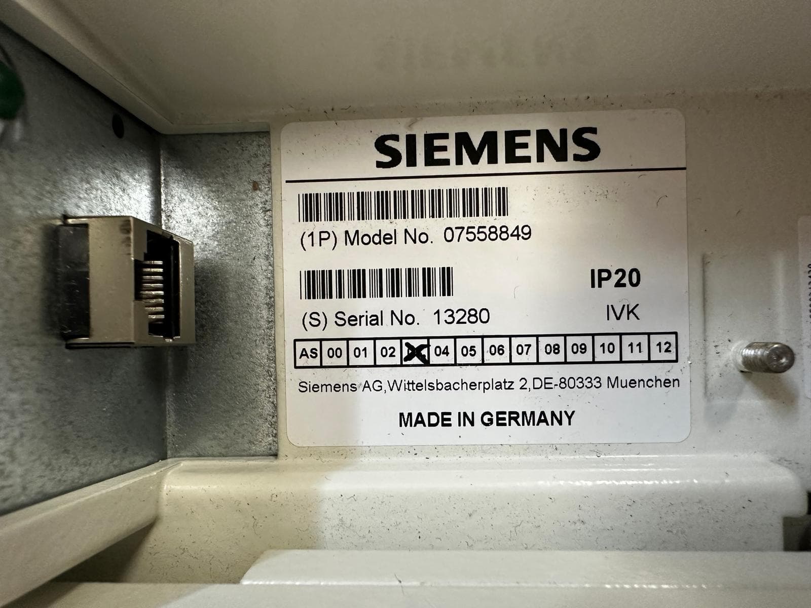 7558849-Data Display DDIS