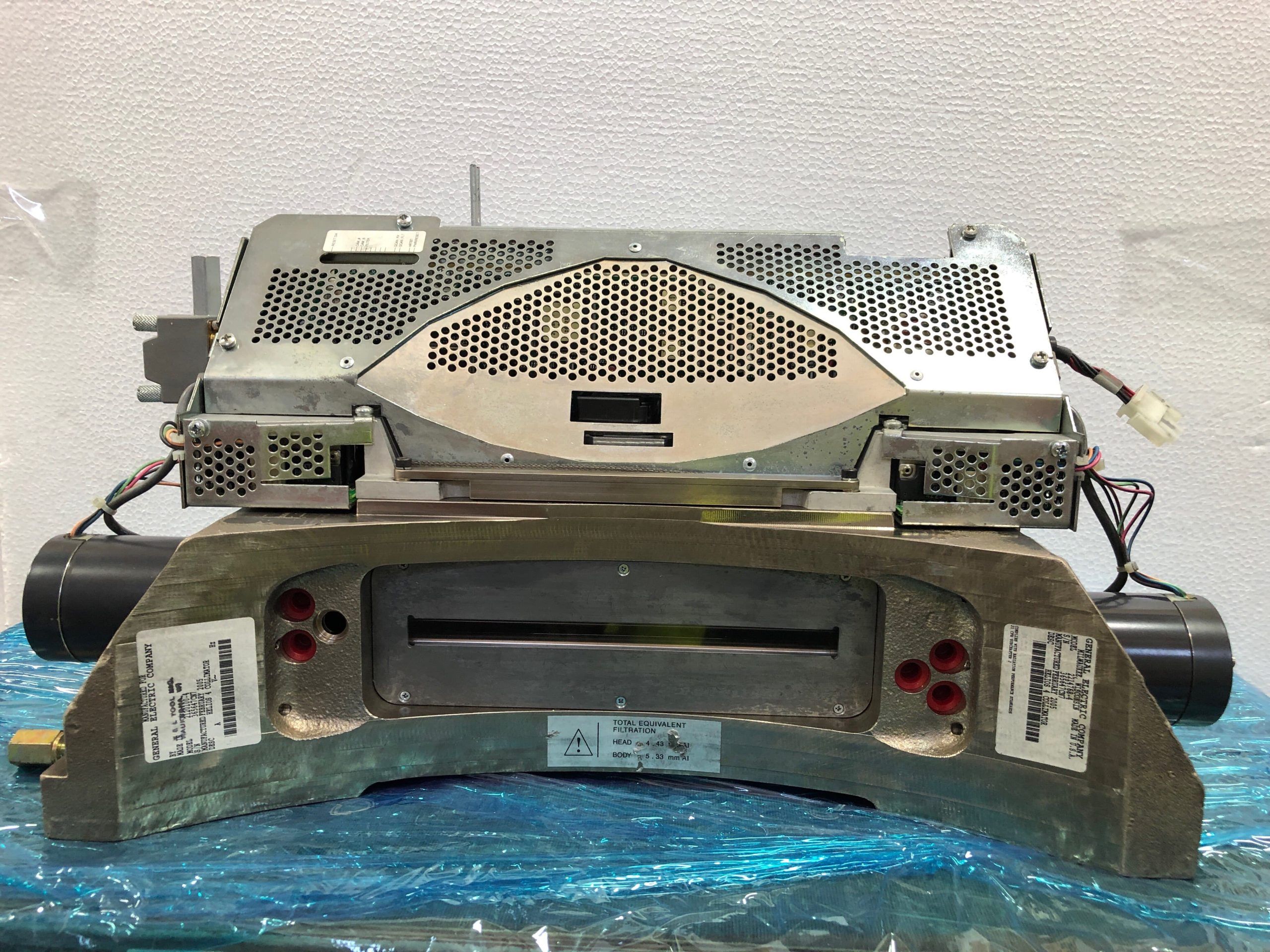 2214768-4-Helios 4 Collimator with Notched Filler Bar and Rating Plate