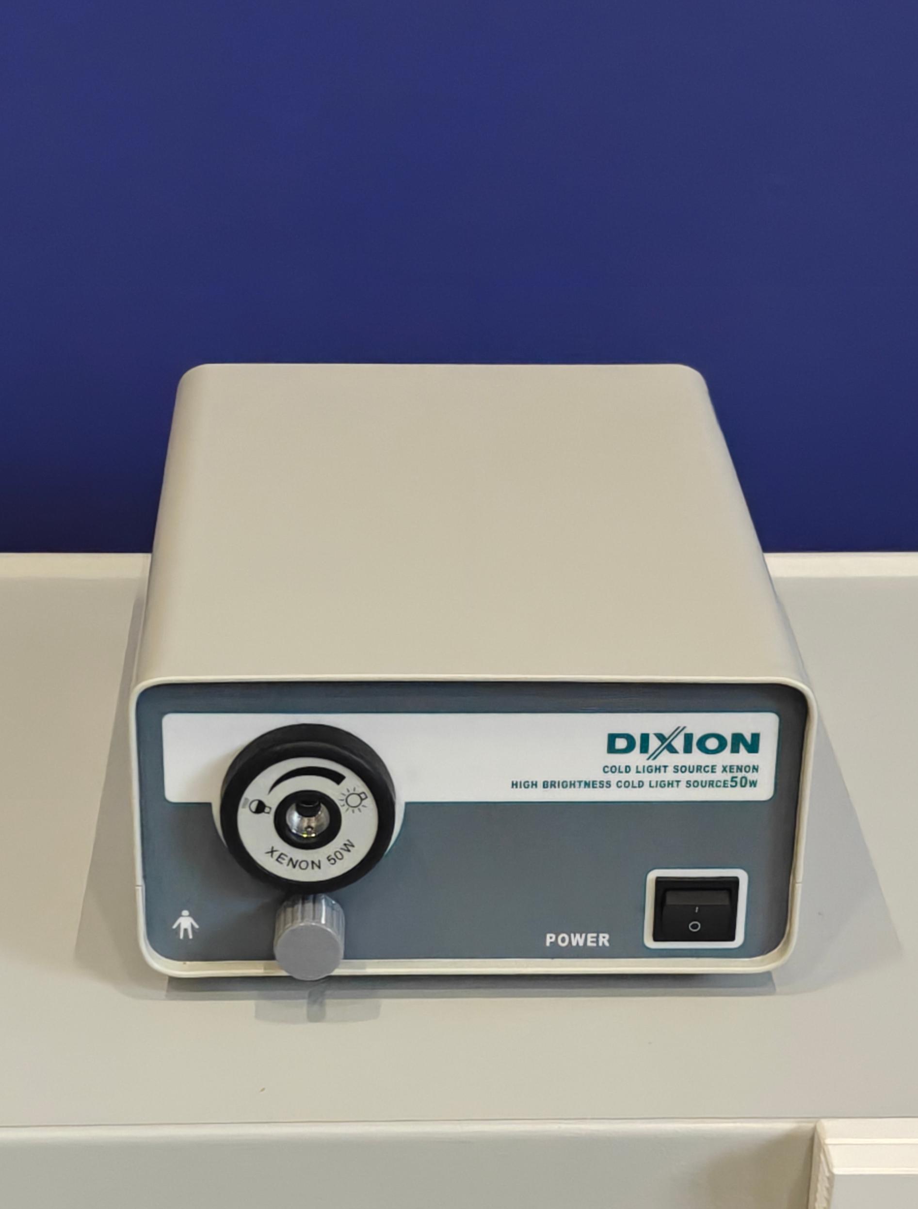 Источник холодного света специальный