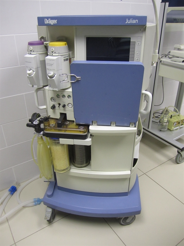 Наркозный аппарат с анестезиологическим монитором Draeger Julian 2